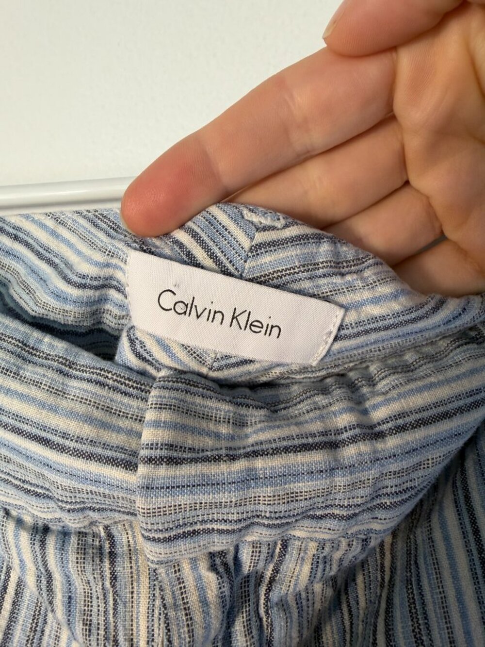 Calvin Klein Blue White Stripe Linen Blend Mid-Rise Shorts - Picture 3 of 5